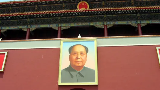 Mao addressing followers