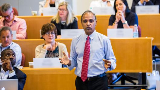 Professor Krishna Palepu teaching in a HBS executive education classroom