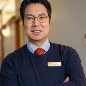 Sang J. Lee Headshot